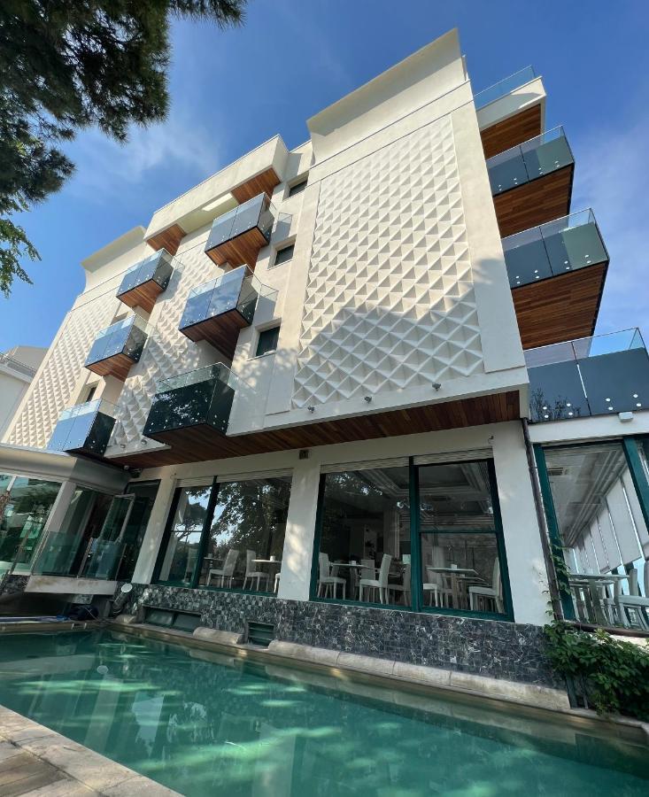 Hotel Montecarlo Vista Mare Riccione Esterno foto