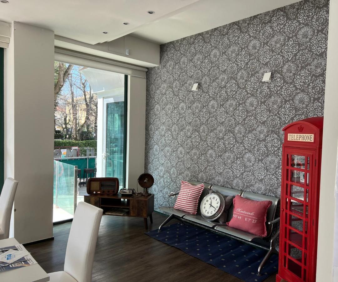 Hotel Montecarlo Vista Mare Riccione Esterno foto
