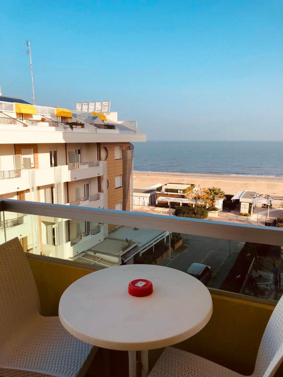 Hotel Montecarlo Vista Mare Riccione Esterno foto