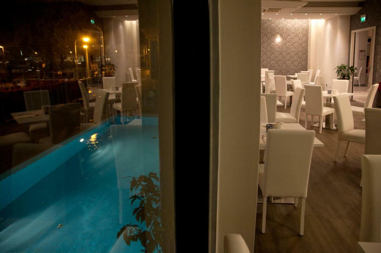 Hotel Montecarlo Vista Mare Riccione Esterno foto