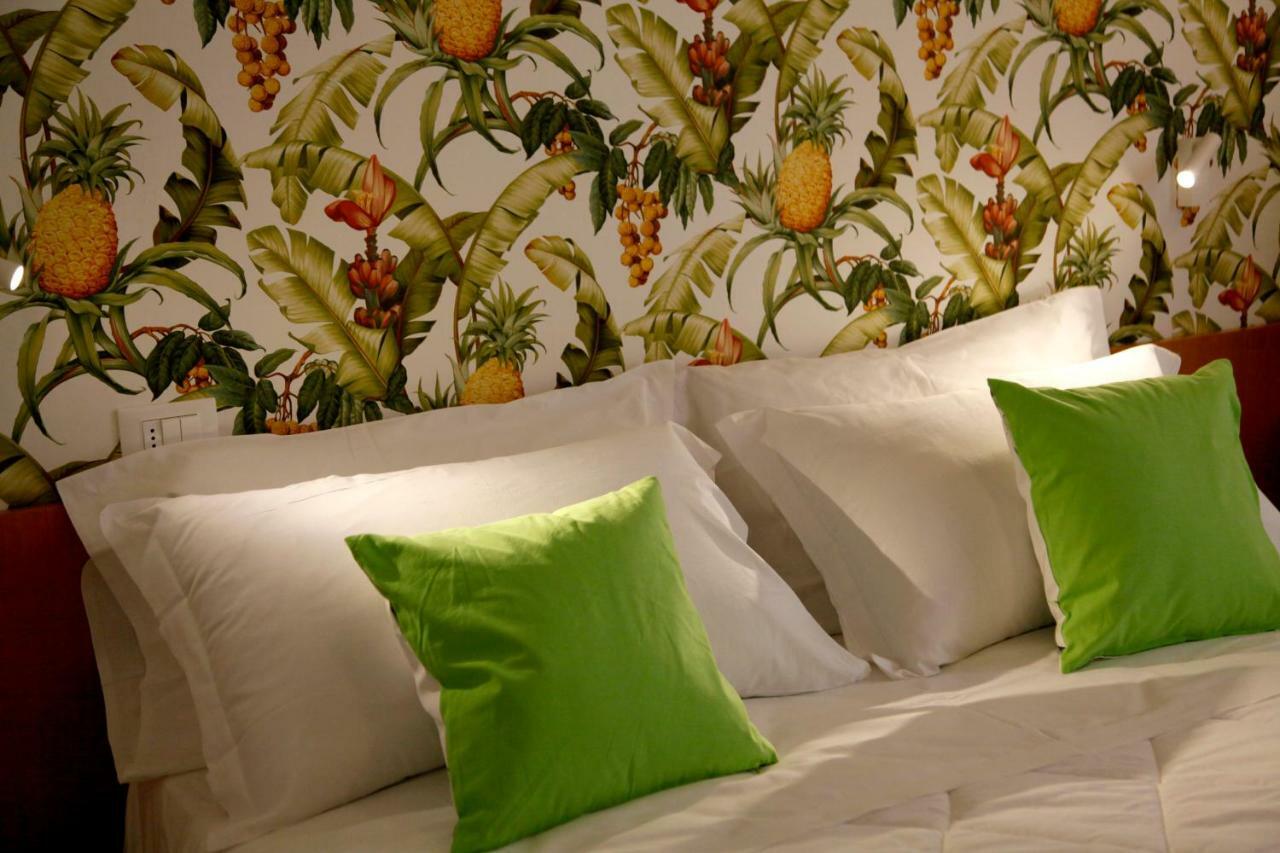 Hotel Montecarlo Vista Mare Riccione Esterno foto
