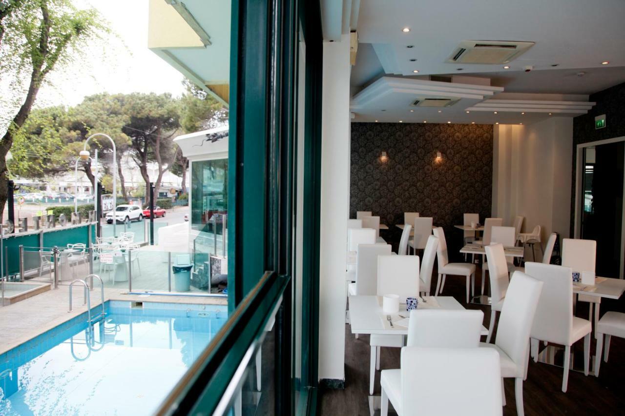 Hotel Montecarlo Vista Mare Riccione Esterno foto